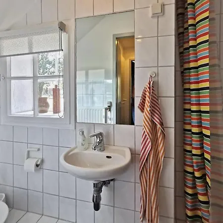 Historisches Reetdach-haus - Bis Zu 20 Personen Semesterbostad *