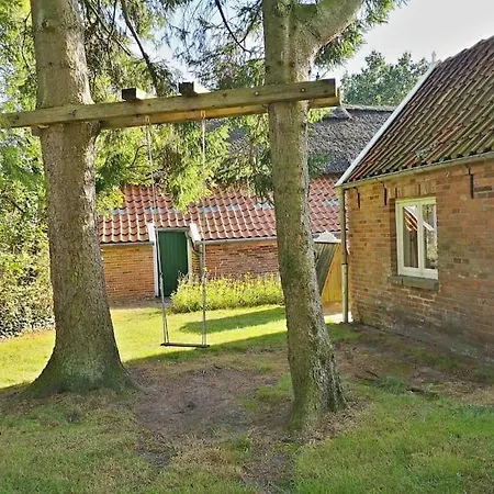 Semesterbostad Historisches Reetdach-haus - Bis Zu 20 Personen