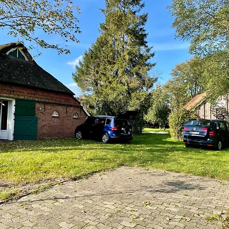 Historisches Reetdach-haus - Bis Zu 20 Personen Vakantiehuis Grossefehn