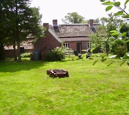 Vakantiehuis Historisches Reetdach-haus - Bis Zu 20 Personen Grossefehn