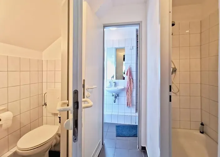 Historisches Reetdach-haus - Bis Zu 21 Personen Grossefehn