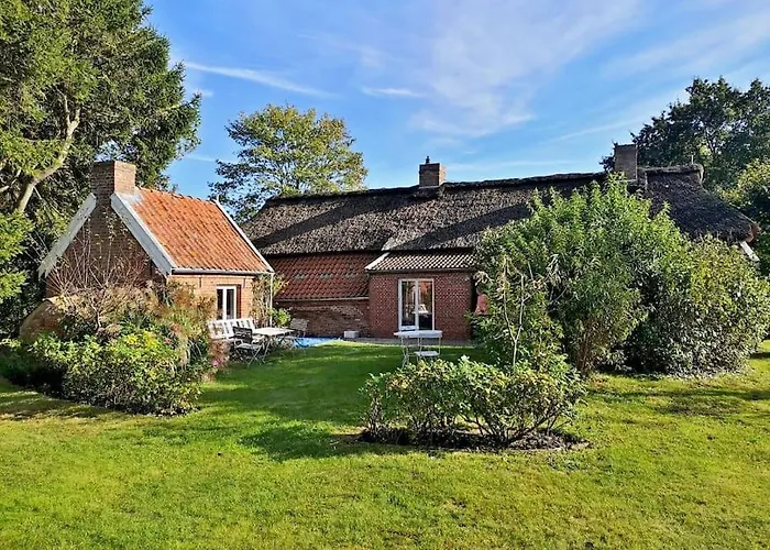 Historisches Reetdach-haus - Bis Zu 21 Personen Ferienhaus *