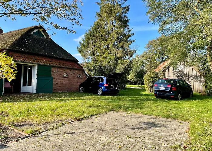 Historisches Reetdach-haus - Bis Zu 21 Personen Ferienhaus Grossefehn
