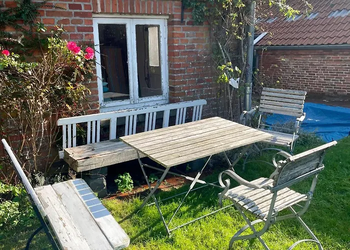 Historisches Reetdach-haus - Bis Zu 21 Personen Ferienhaus Grossefehn