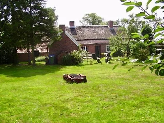 Ferienhaus Historisches Reetdach-haus - Bis Zu 21 Personen Grossefehn